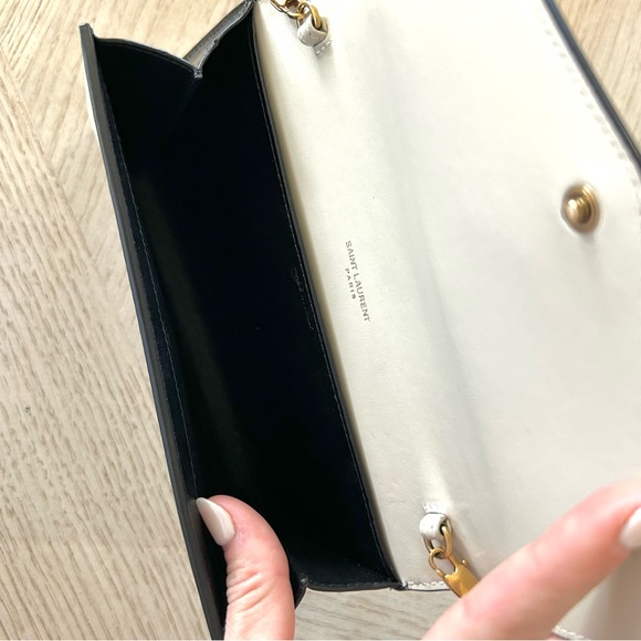 Saint Laurent YSL Uptown Wallet on Chain - Crema / Nero - Gold Hardware - Picture 5 of 8